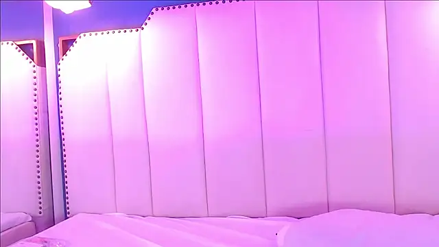 Snapshot of SophiaBloss chatting on 10/10/25, 03:46 SophiaBloss online show from 10/10/25, 03:46