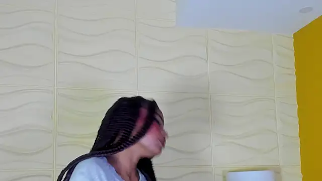 Snapshot of SophiaBloss chatting on 09/17/25, 03:41 SophiaBloss online show from 09/17/25, 03:41