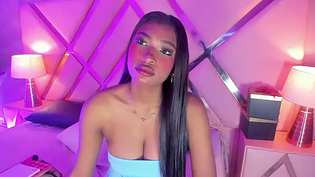 Snapshot of SophiaBloss chatting on 01/12/26, 12:23 SophiaBloss online show from 01/12/26, 12:23