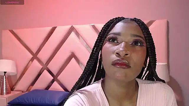 Snapshot of SophiaBloss chatting on 09/19/25, 03:32 SophiaBloss online show from 09/19/25, 03:32