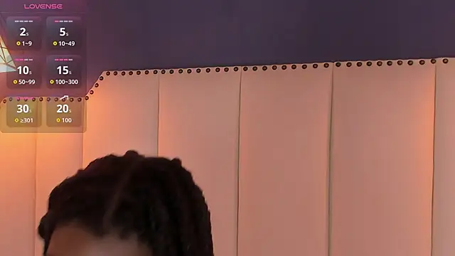 Snapshot of SophiaBloss chatting on 10/12/25, 04:03 SophiaBloss online show from 10/12/25, 04:03