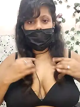 Snapshot of aliyaa9900 chatting on 09/30/25, 10:43 aliyaa9900 online show from 09/30/25, 10:43