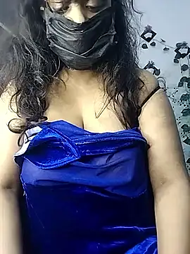 Snapshot of aliyaa9900 chatting on 10/27/25, 12:33 aliyaa9900 online show from 10/27/25, 12:33