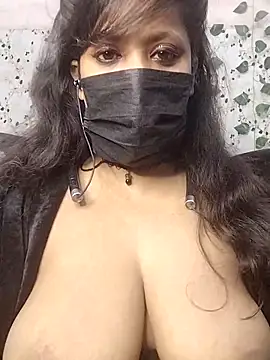 Snapshot of aliyaa9900 chatting on 11/08/25, 07:06 aliyaa9900 online show from 11/08/25, 07:06