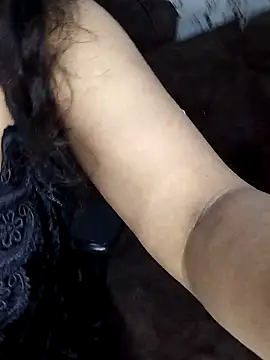 Snapshot of aliyaa9900 chatting on 11/18/25, 12:41 aliyaa9900 online show from 11/18/25, 12:41