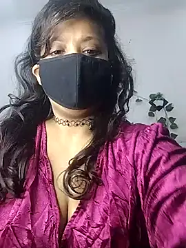 Snapshot of aliyaa9900 chatting on 10/24/25, 11:20 aliyaa9900 online show from 10/24/25, 11:20