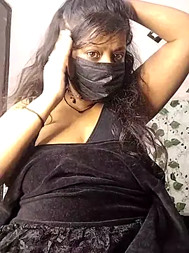 Snapshot of aliyaa9900 chatting on 11/16/25, 11:48 aliyaa9900 online show from 11/16/25, 11:48