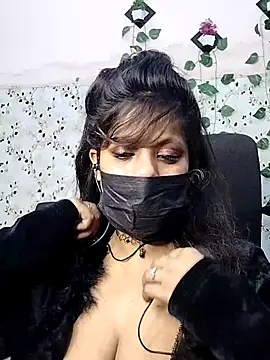 Snapshot of aliyaa9900 chatting on 11/09/25, 07:07 aliyaa9900 online show from 11/09/25, 07:07