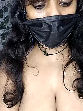 Snapshot of aliyaa9900 chatting on 11/03/25, 11:19 aliyaa9900 online show from 11/03/25, 11:19