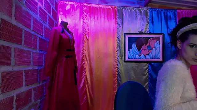 Snapshot of Moira-Hot chatting on 10/31/25, 07:05 Moira-Hot online show from 10/31/25, 07:05