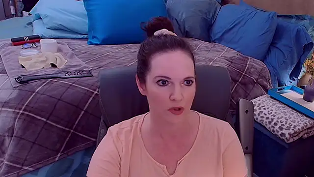 Snapshot of ninajaymes chatting on 10/12/25, 12:01 ninajaymes online show from 10/12/25, 12:01