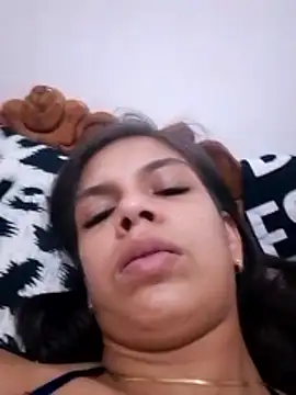 Snapshot of estefanyabreu chatting on 10/21/25, 10:53 estefanyabreu online show from 10/21/25, 10:53