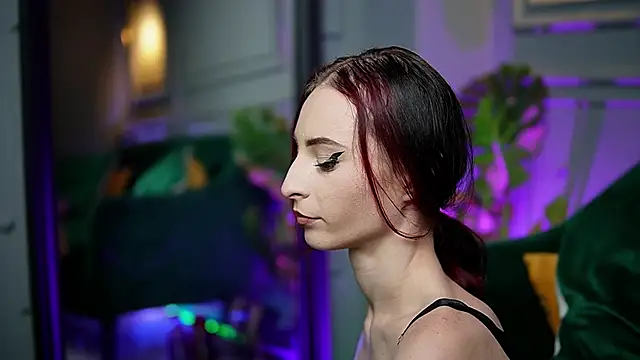 SaraiAngel online show from 11/10/25, 08:58