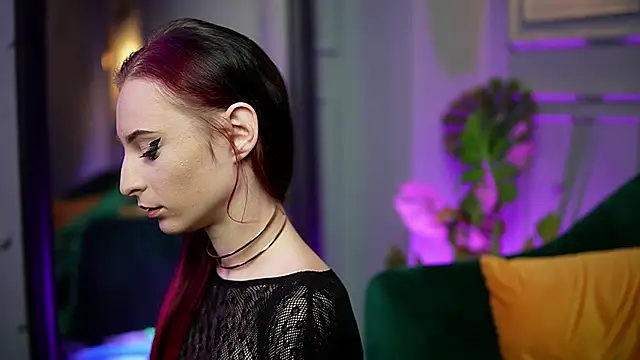 SaraiAngel online show from 11/05/25, 10:02