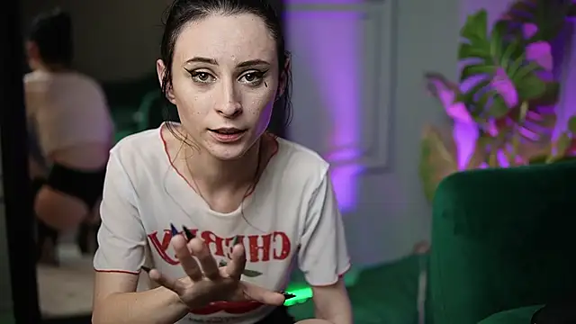 SaraiAngel online show from 12/13/25, 08:04