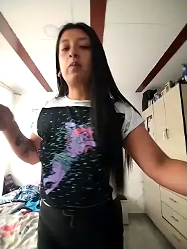 Coralaine 96 online show from 09/10/25, 12:59