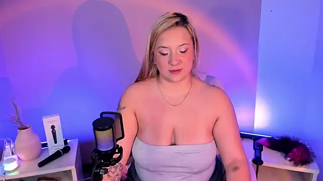 hollie joliie online show from 01/13/26, 12:09