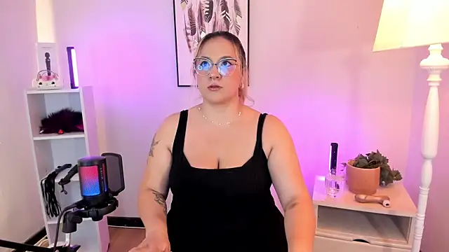 hollie joliie online show from 03/21/26, 12:09