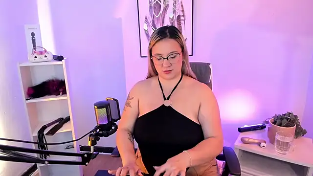 hollie joliie online show from 03/10/26, 12:20