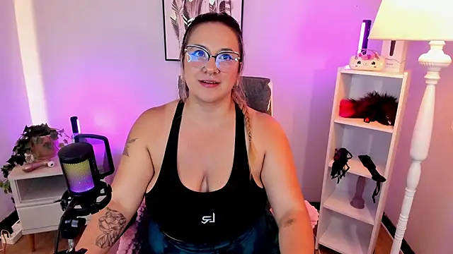 hollie joliie online show from 03/29/26, 02:41