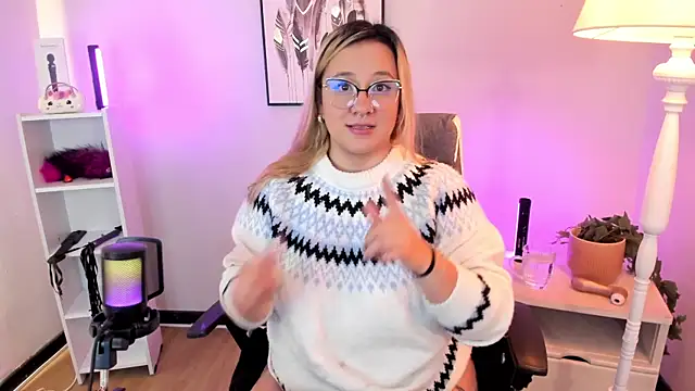 hollie joliie online show from 03/26/26, 12:14