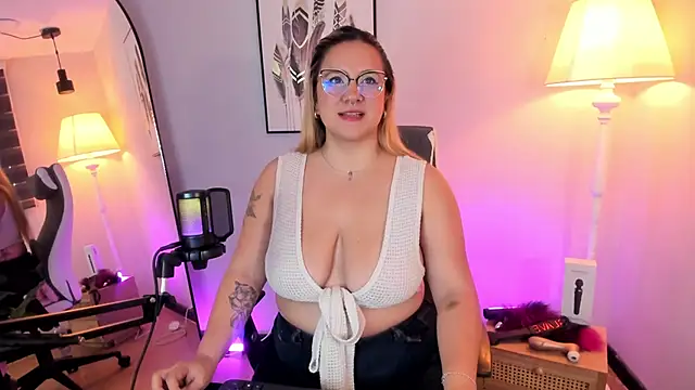 hollie joliie online show from 02/26/26, 12:38