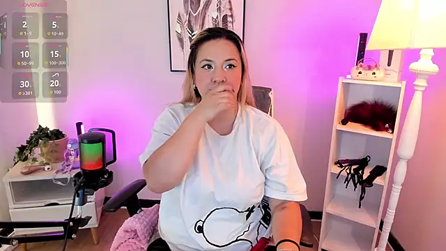 hollie joliie online show from 03/31/26, 12:07