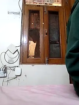 miss raavy online show from 12/21/25, 10:06