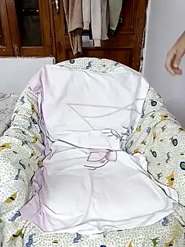 miss raavy online show from 02/16/26, 09:41