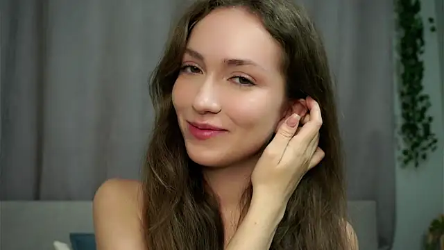 ZeniaBolich online show from 09/24/25, 10:05