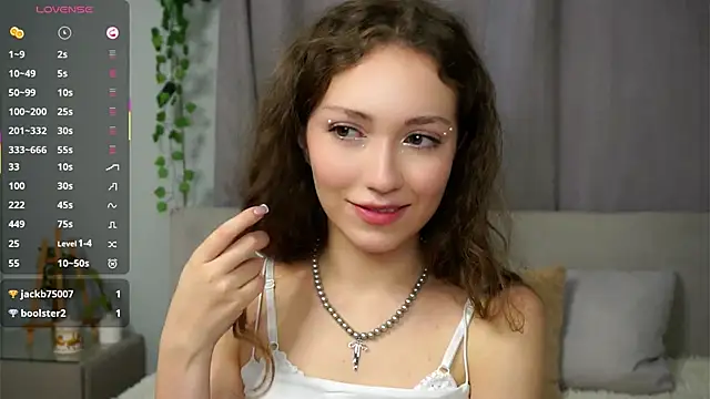 ZeniaBolich online show from 10/08/25, 10:21