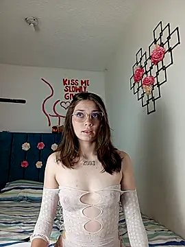 Snapshot of MilaFyre chatting on 12/01/25, 02:07 MilaFyre online show from 12/01/25, 02:07