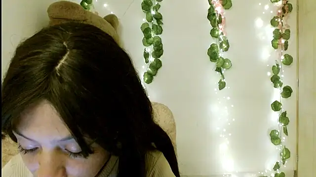 EIVIY1609 online show from 10/09/25, 01:55