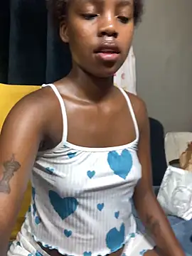 Littlebunny33 online show from 04/04/26, 08:15