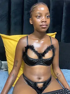 Littlebunny33 online show from 04/10/26, 07:43