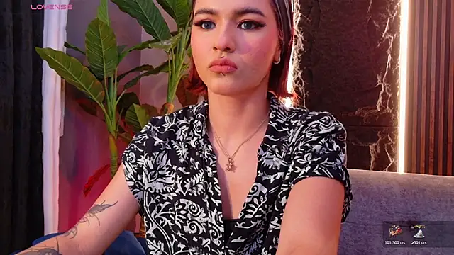 Snapshot of La_Diabla_111_ chatting on 01/05/26, 08:23 La Diabla 111 online show from 01/05/26, 08:23