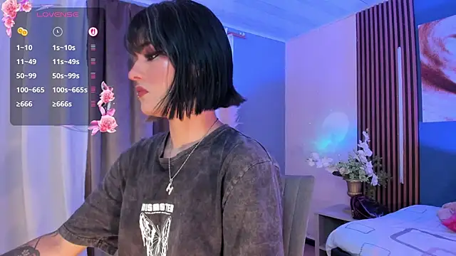 Snapshot of La_Diabla_111_ chatting on 02/21/26, 08:55 La Diabla 111 online show from 02/21/26, 08:55