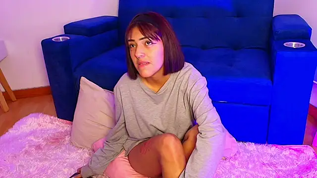 Snapshot of Dulce_Bella_ chatting on 11/11/25, 08:31 Dulce Bella online show from 11/11/25, 08:31