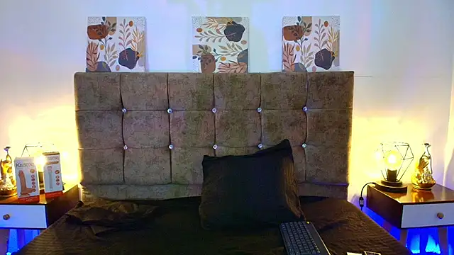 Snapshot of Dulce_Bella_ chatting on 09/24/25, 12:11 Dulce Bella online show from 09/24/25, 12:11