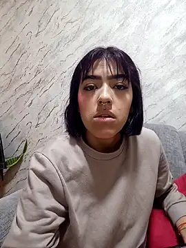 Snapshot of Dulce_Bella_ chatting on 10/24/25, 03:27 Dulce Bella online show from 10/24/25, 03:27