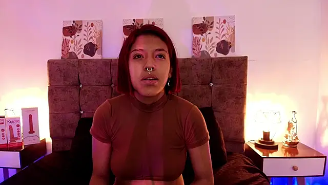 Snapshot of Dulce_Bella_ chatting on 09/27/25, 12:11 Dulce Bella online show from 09/27/25, 12:11