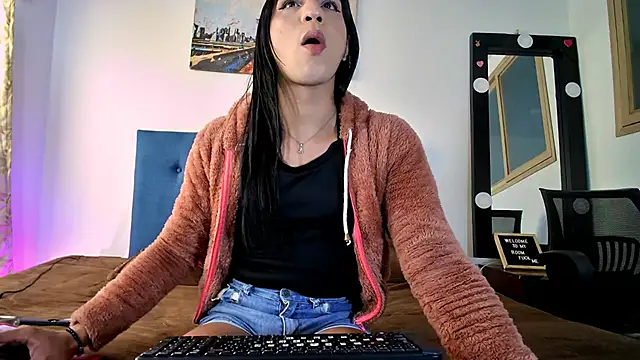 Snapshot of Jenny_Sweet1 chatting on 11/08/25, 01:36 Jenny Sweet1 online show from 11/08/25, 01:36