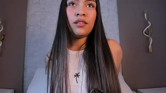 Snapshot of allie_bruce chatting on 12/22/25, 02:22 allie bruce online show from 12/22/25, 02:22