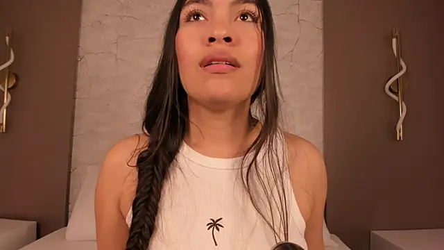 Snapshot of allie_bruce chatting on 02/05/26, 03:24 allie bruce online show from 02/05/26, 03:24