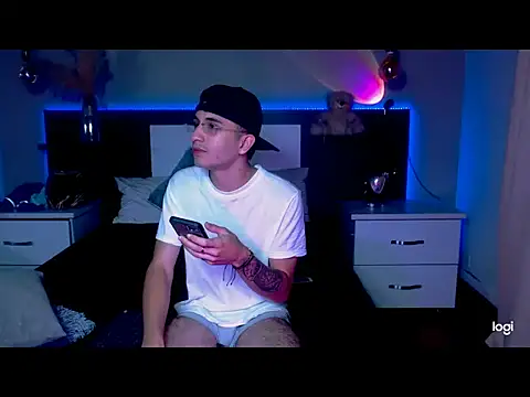 eriikjoness online show from 10/26/25, 04:24