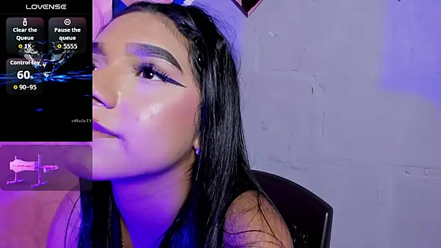 lau-hot online show from 04/17/26, 08:33