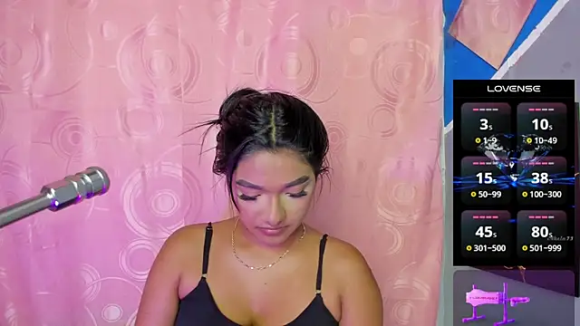 lau-hot online show from 03/26/26, 08:07