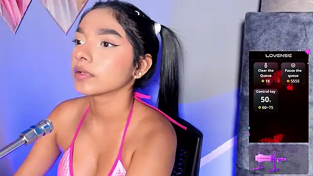 lau-hot online show from 10/05/25, 01:35