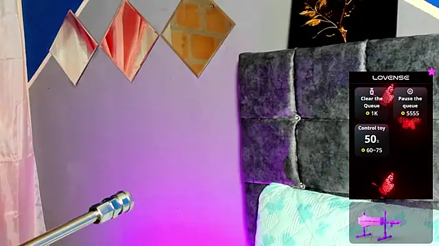 lau-hot online show from 10/22/25, 07:35