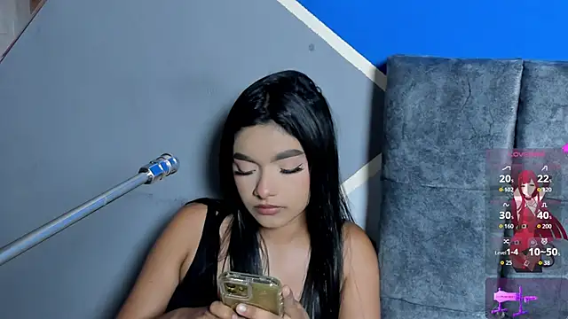 lau-hot online show from 11/15/25, 09:19